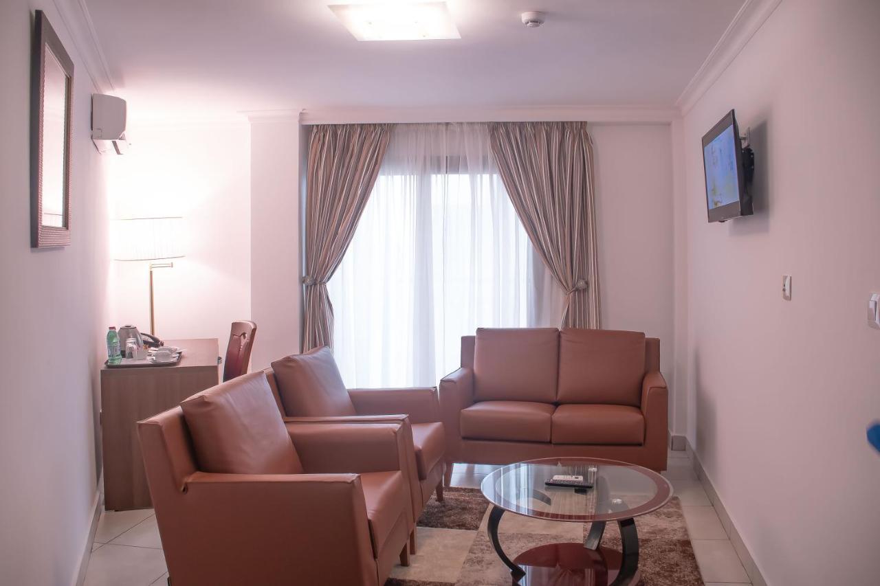 Faya Hotel Douala Luaran gambar