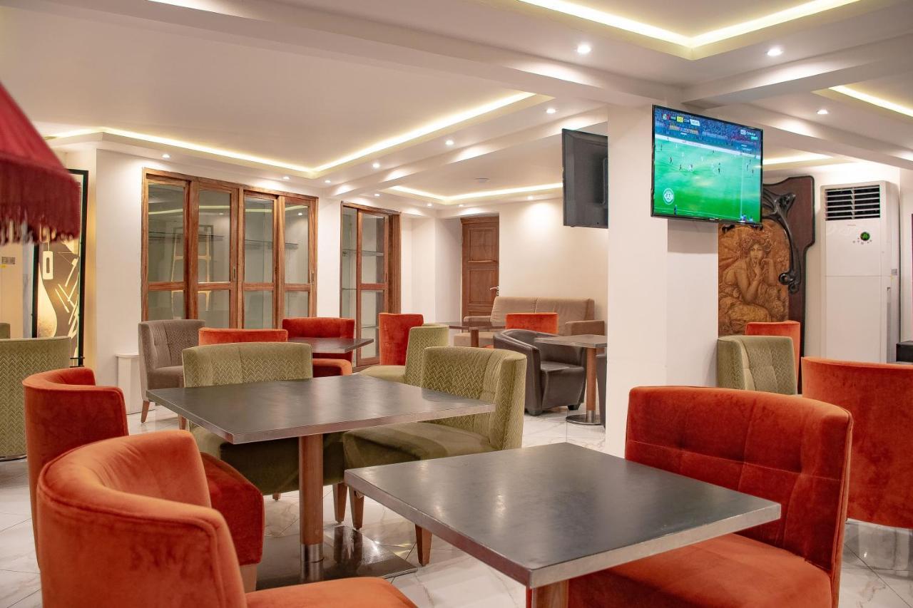 Faya Hotel Douala Luaran gambar