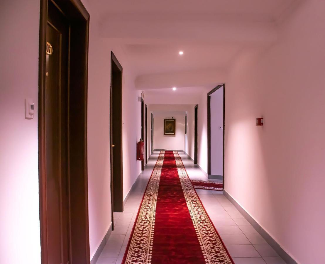 Faya Hotel Douala Luaran gambar