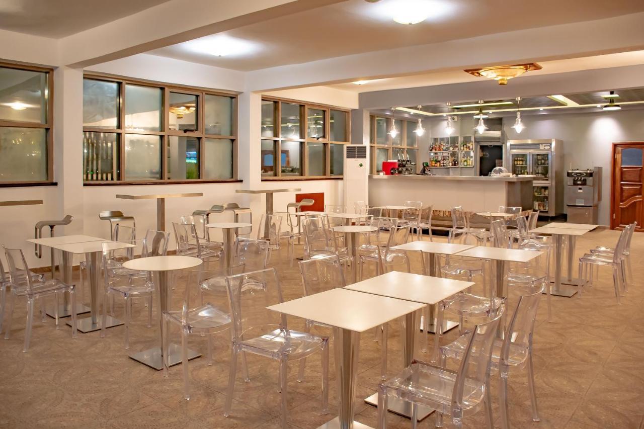 Faya Hotel Douala Luaran gambar